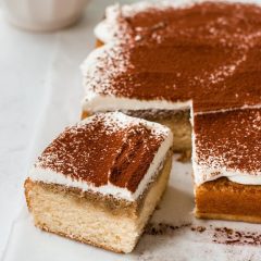 Tiramisu cake